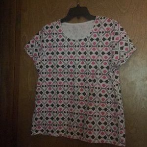 Fun geometric shape top.  Great for summer